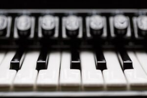 自然に惹きつける声のトーンを作るためのポイントは？